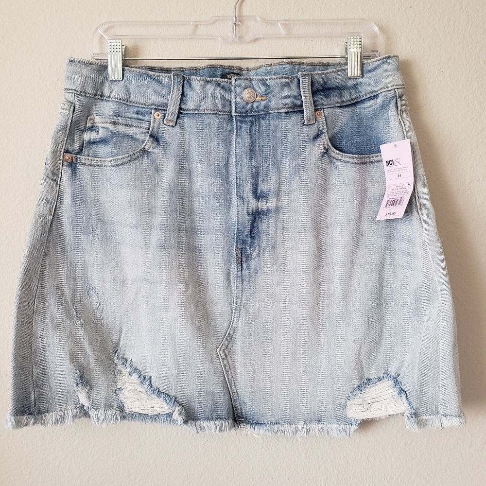 Wild Fable denim skirt size 14 distressed light wash NWT‎ 954